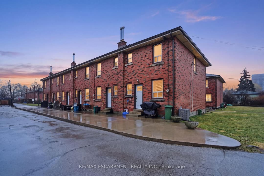 424 East 42nd Street, Hamilton