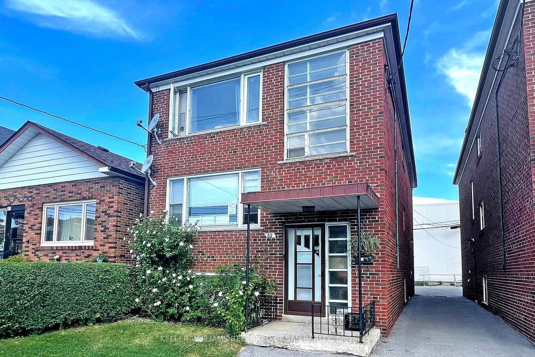 82 Lanark Avenue, Forest Hill / Deer Park