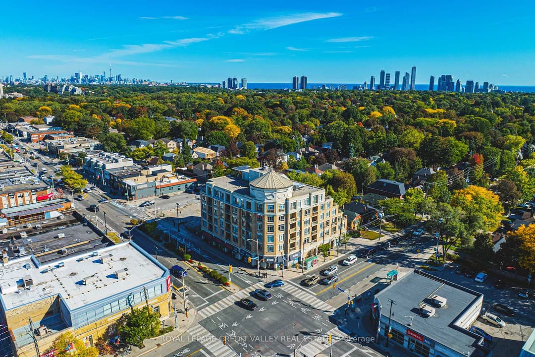 935 Royal York Road Unit 202, Corso Italia / Dufferin Grove