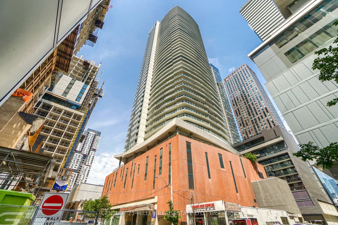 21 Widmer Street Unit 3701, Downtown Toronto / Waterfront