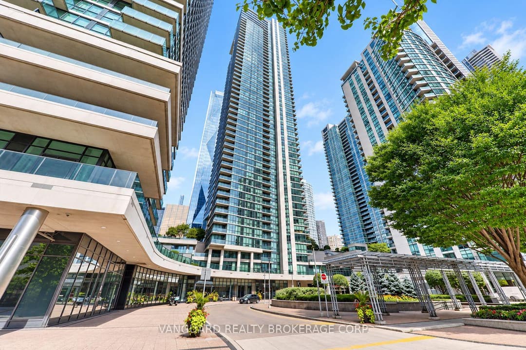 16 Harbour Street Unit 5104, Downtown Toronto / Waterfront