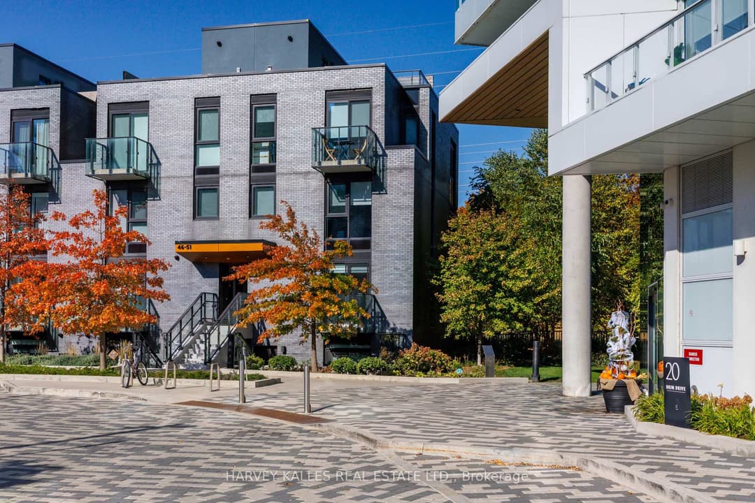 10 Brin Drive Unit Th49, Etobicoke (Islington / Rexdale)