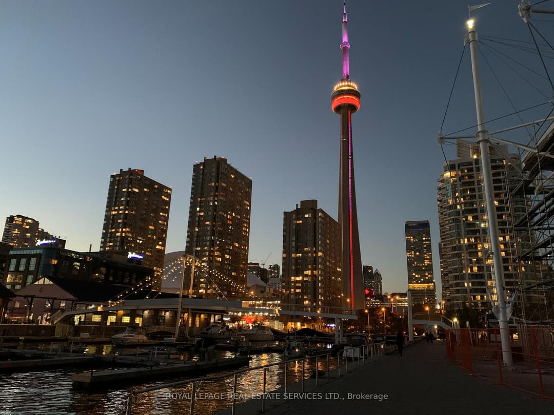 250 Queens Quay Unit 1104, Downtown Toronto / Waterfront
