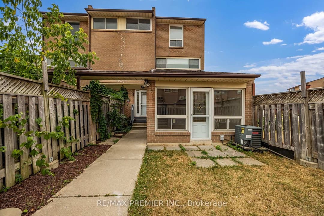 248 John Garland Boulevard Unit 82, Etobicoke (West Mall / Rexdale)