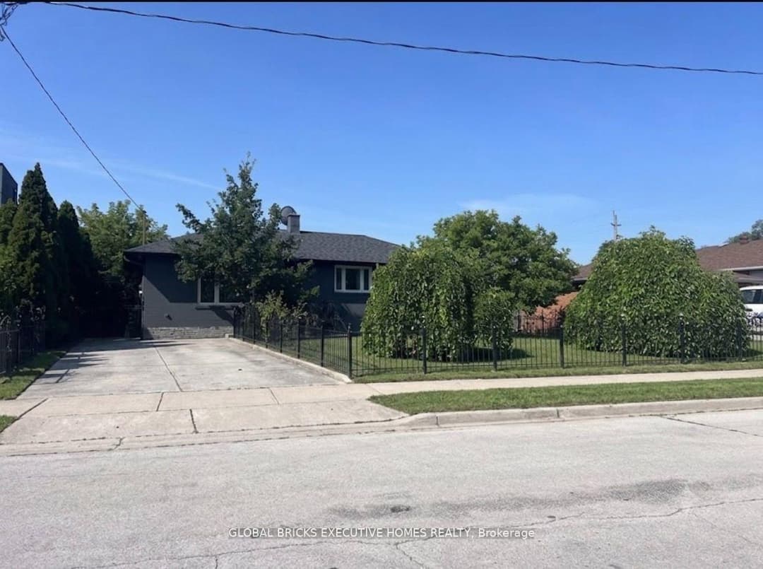 384 Ashbury Road, Oakville
