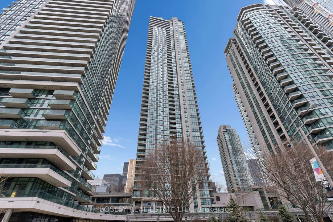 16 Harbour Street Unit 4501, Downtown Toronto / Waterfront