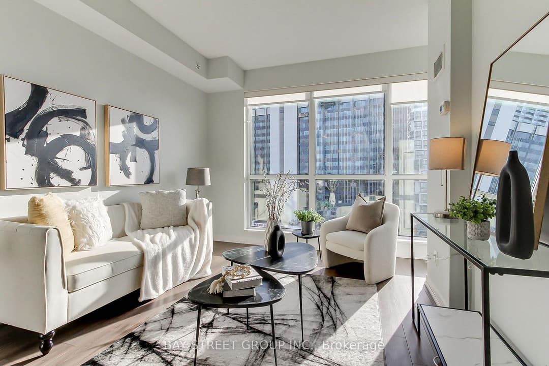 60 Berwick Avenue Unit 1212, Forest Hill / Deer Park