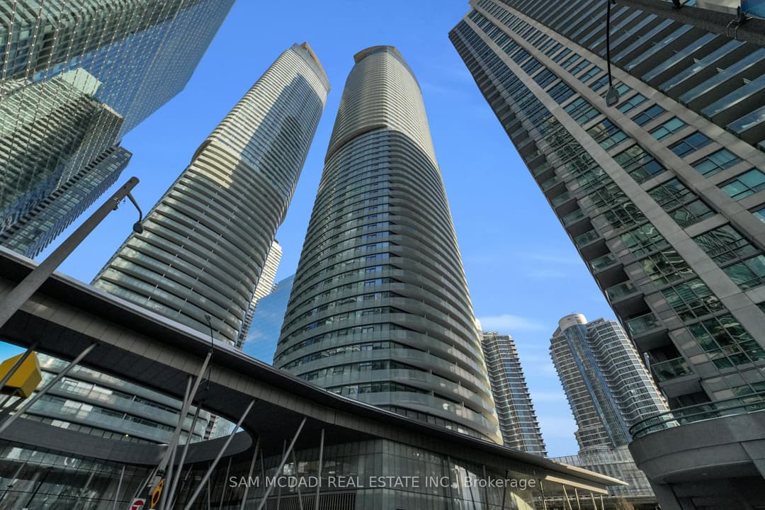 12 York Street Unit 2307, Downtown Toronto / Waterfront