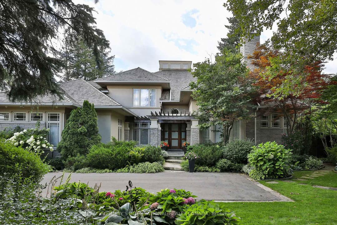 23 Country Lane, Bridle Path / York Mills / Hoggs Hollow