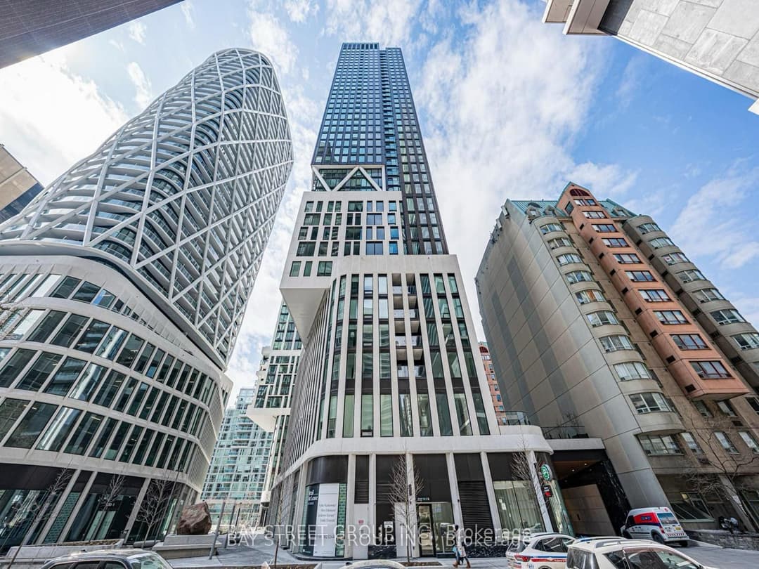 238 Simcoe Street Unit 1904, Downtown Toronto / Waterfront