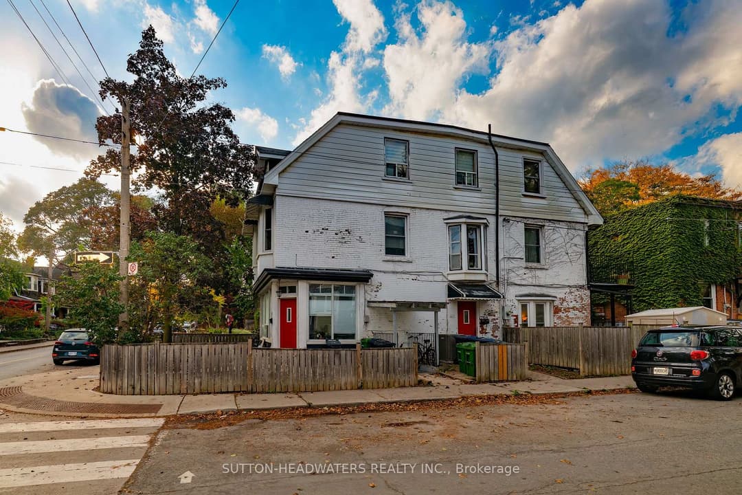 106 Barton Avenue, Annex / Yorkville / Summerhill