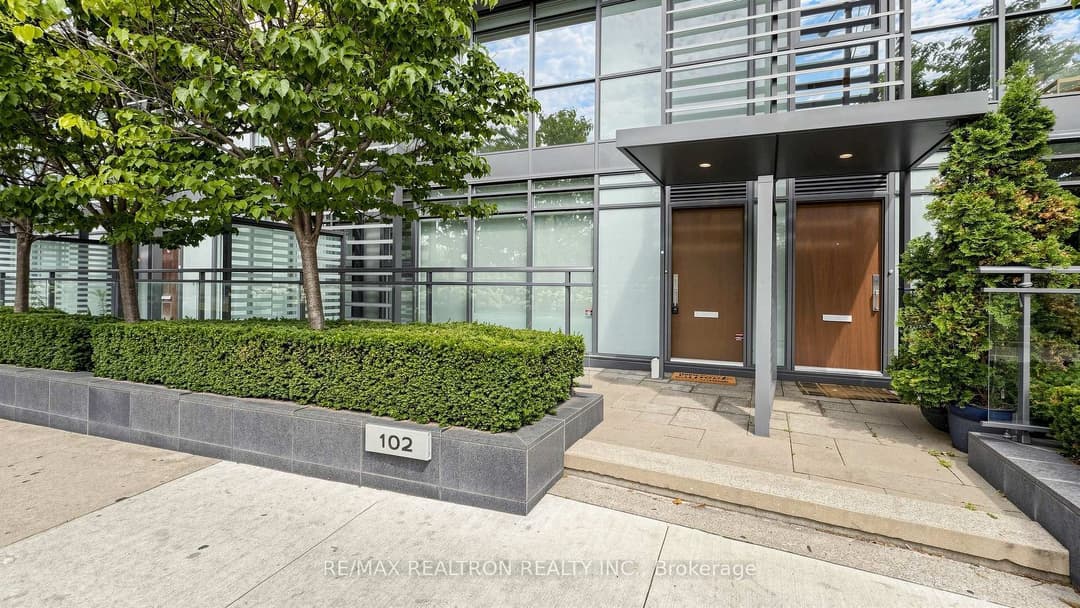 102 Fort York Boulevard, Downtown Toronto / Waterfront
