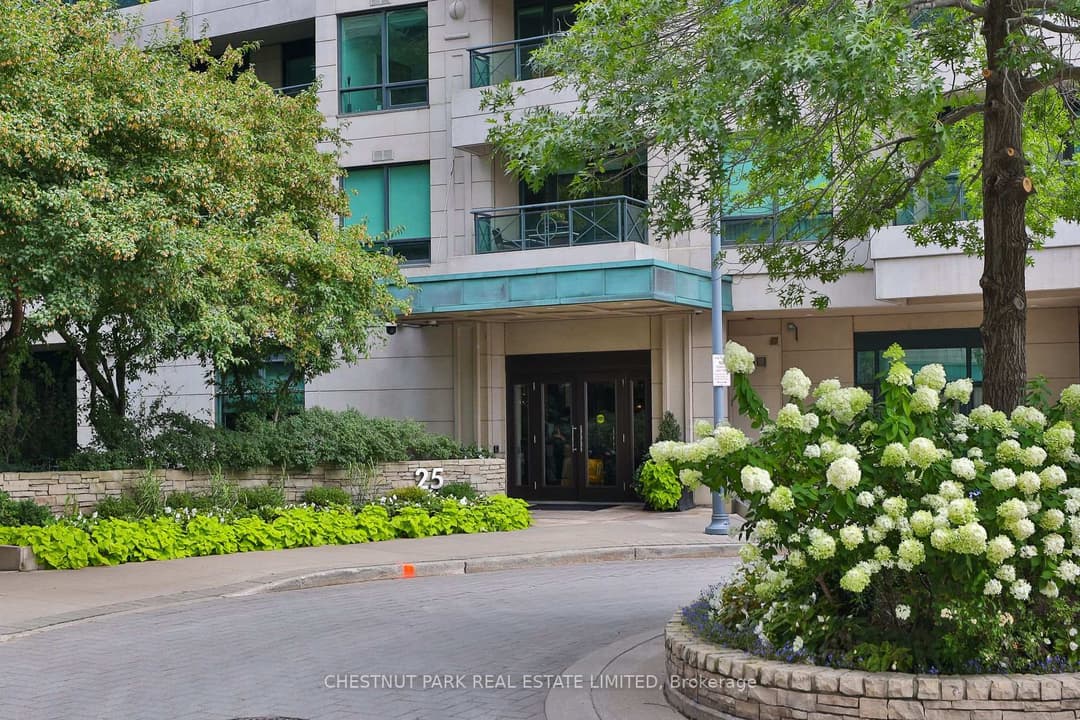 25 Scrivener Square Unit 201, Rosedale / Moore Park