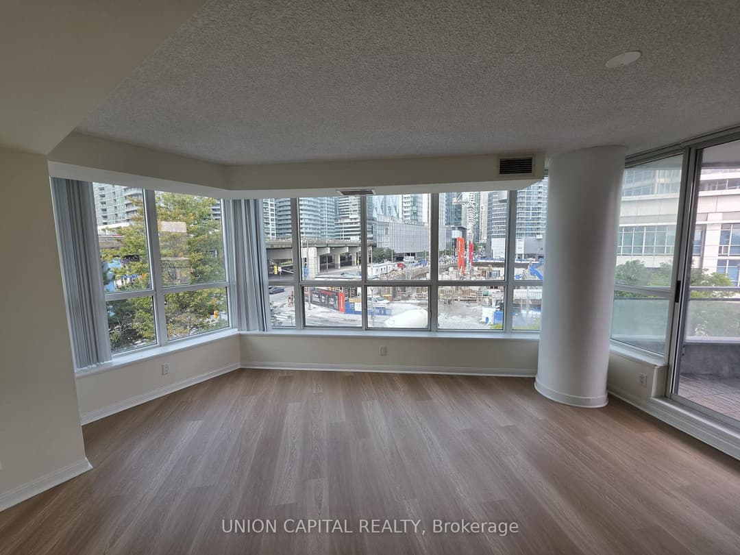 228 Queens Quay Unit 302, Downtown Toronto / Waterfront