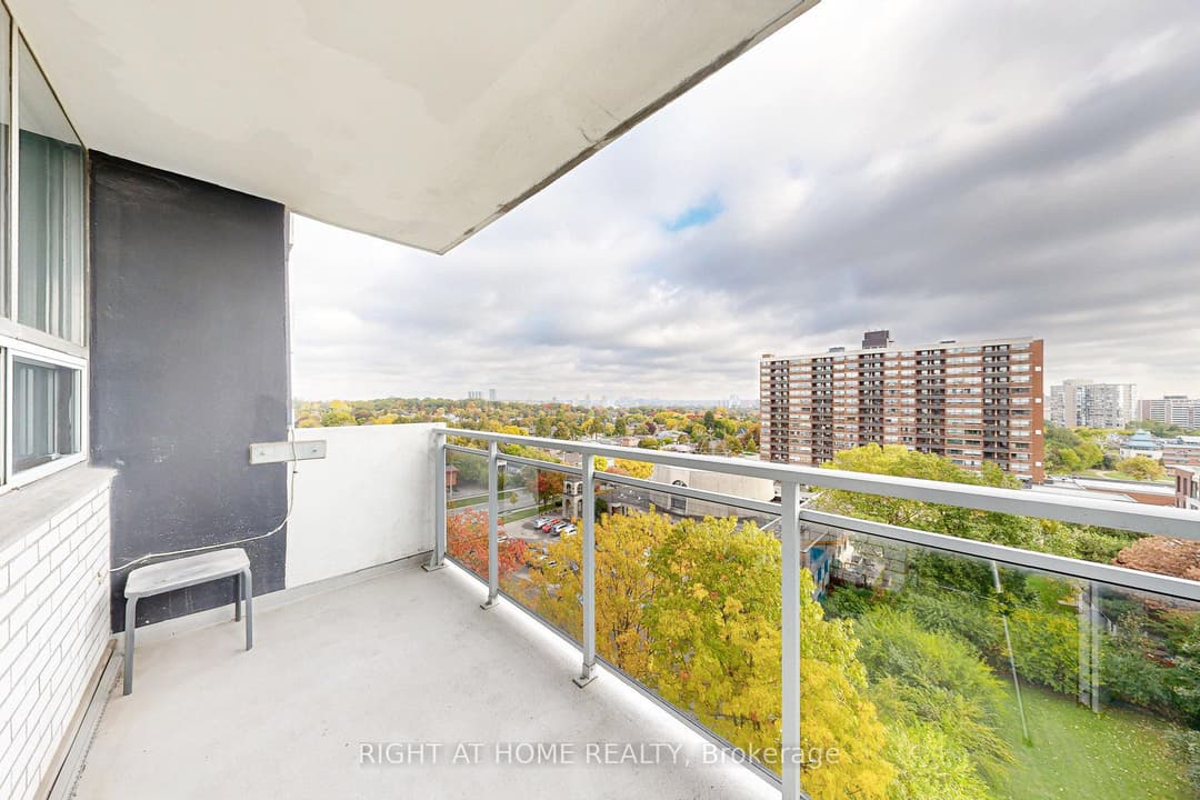151 LaRose Avenue Unit 907, Etobicoke (Kingsview Village / Humber Heights)