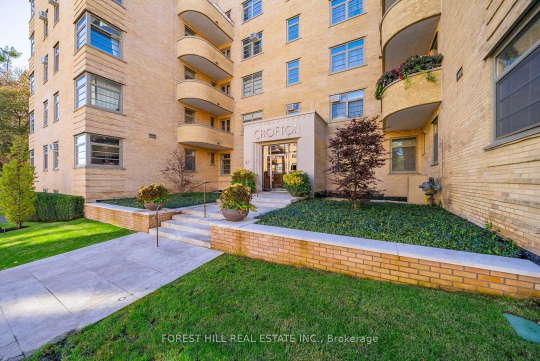 717 Eglinton Avenue Unit 301, Forest Hill / Deer Park