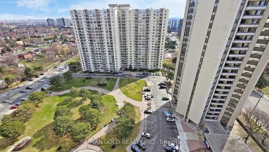 390 Dixon Road Unit 1611, Etobicoke (Kingsview Village / Humber Heights)