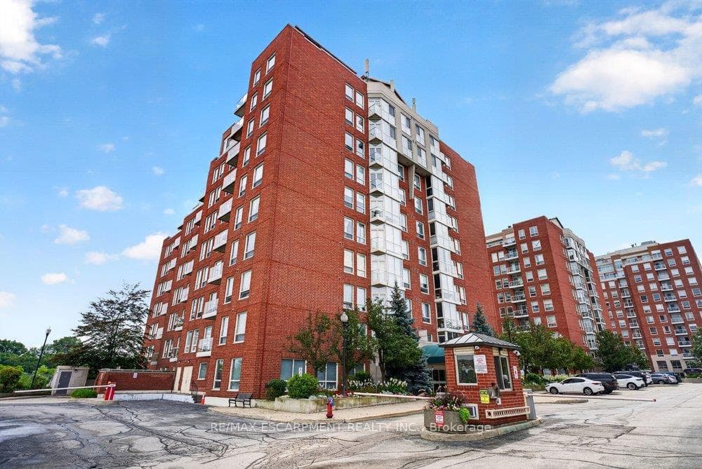 60 OLD MILL Road Unit 702, Oakville