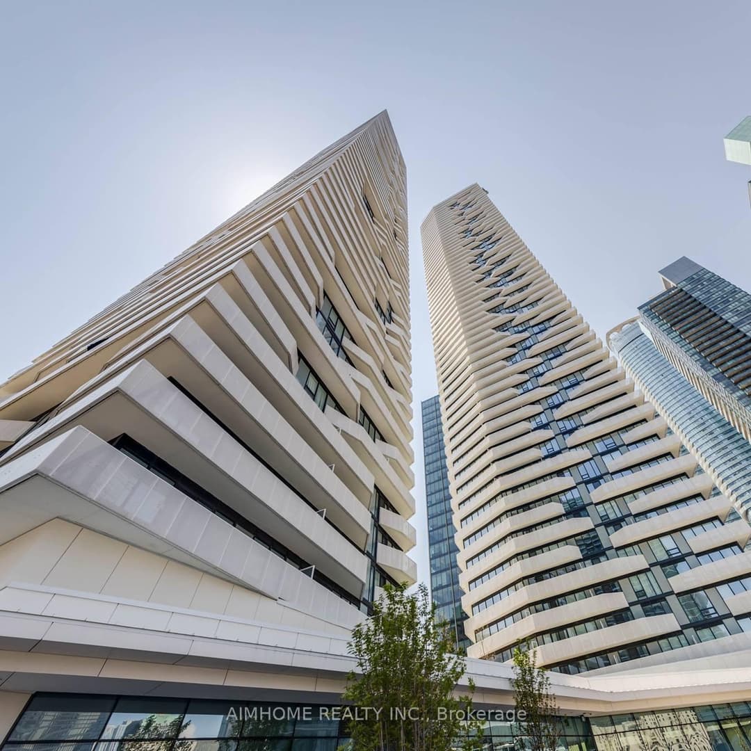 100 Harbour Street Unit 6705, Downtown Toronto / Waterfront