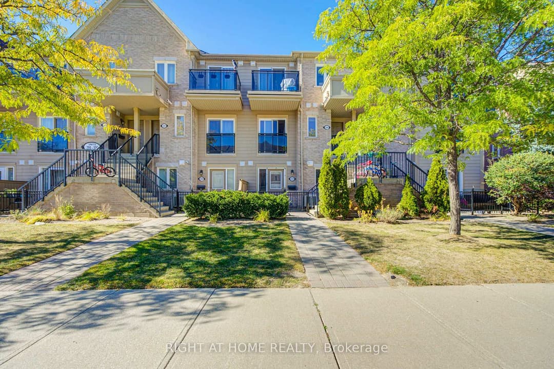 4975 Southampton Drive Unit 323, Mississauga