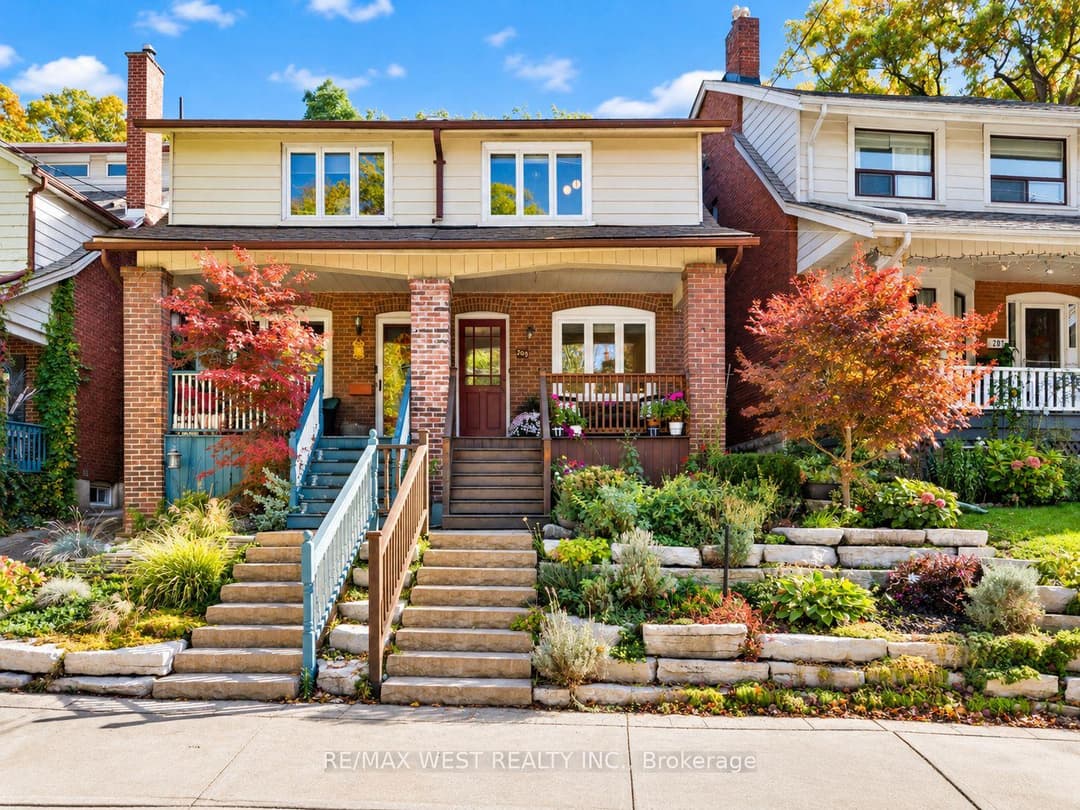 209 Clendenan Avenue, Bloor West Village / Swansea