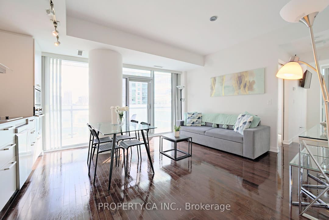 14 York Street Unit 1908, Downtown Toronto / Waterfront