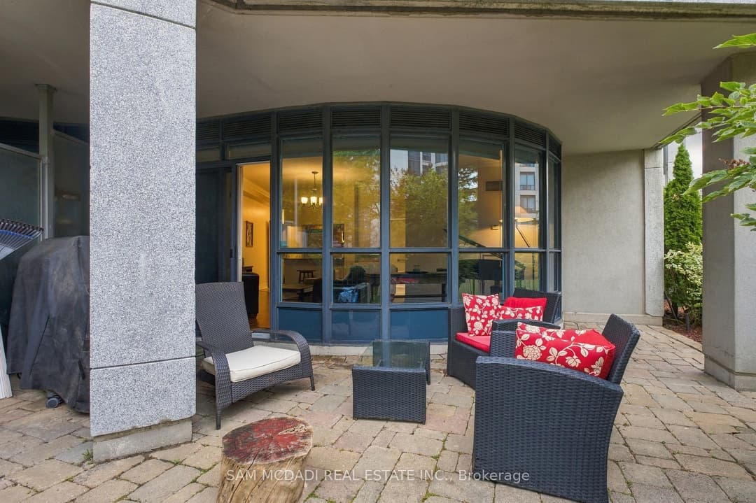 2087 Lake Shore Boulevard Unit 103, Liberty Village / Parkdale / South Parkdale