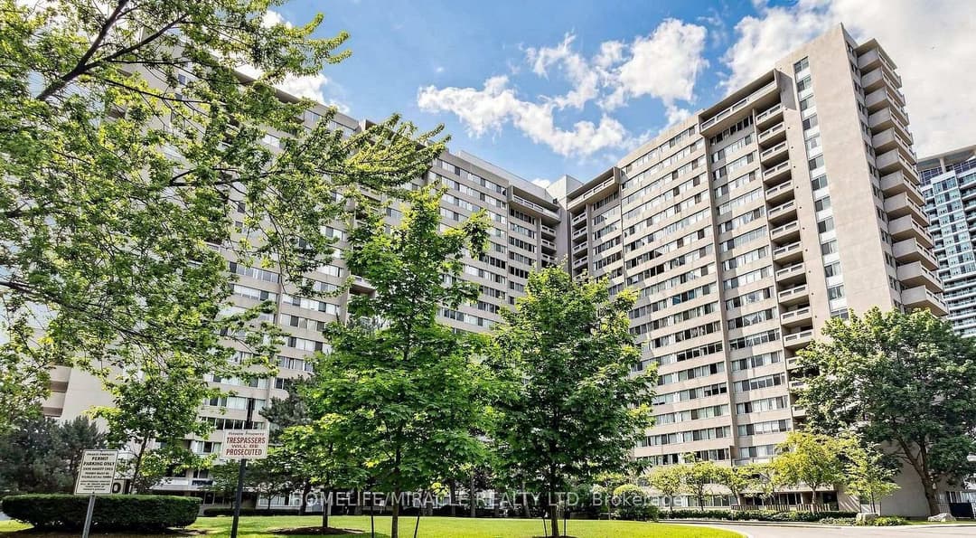 3590 Kaneff Crescent Unit 313, Mississauga