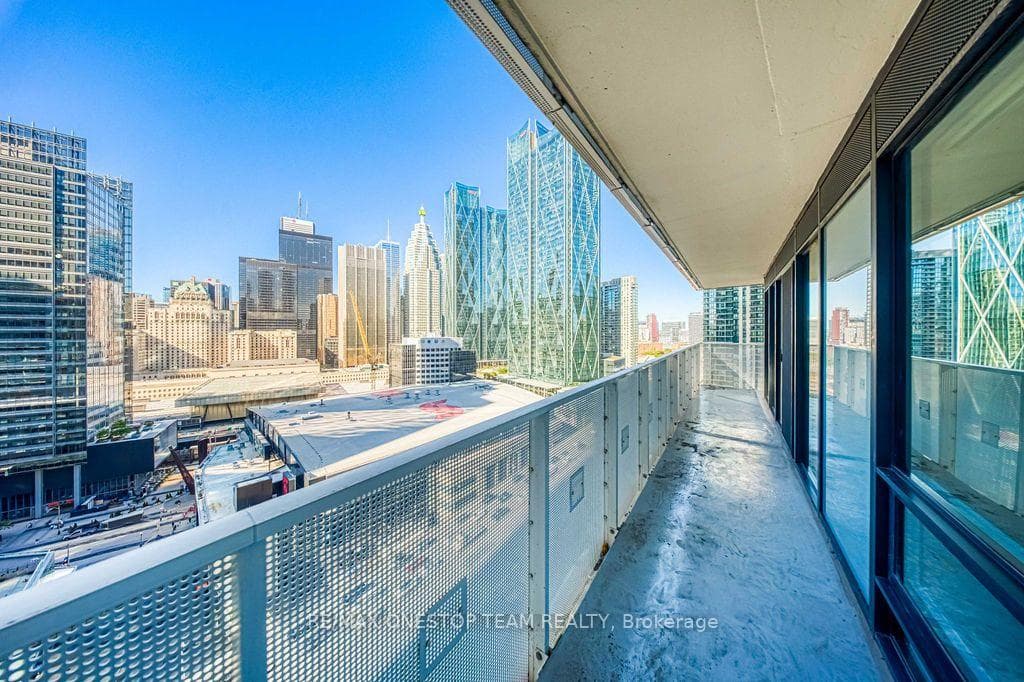 88 Harbour Street Unit 2104, Downtown Toronto / Waterfront