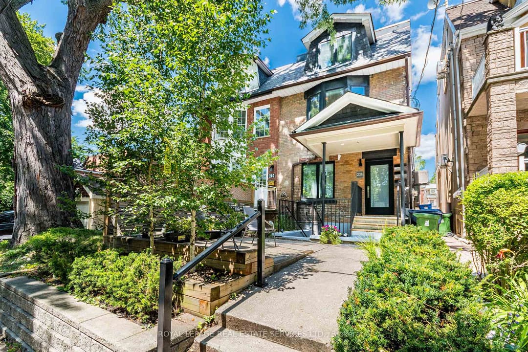 238 Garden Avenue, High Park / Junction / Roncesvalles