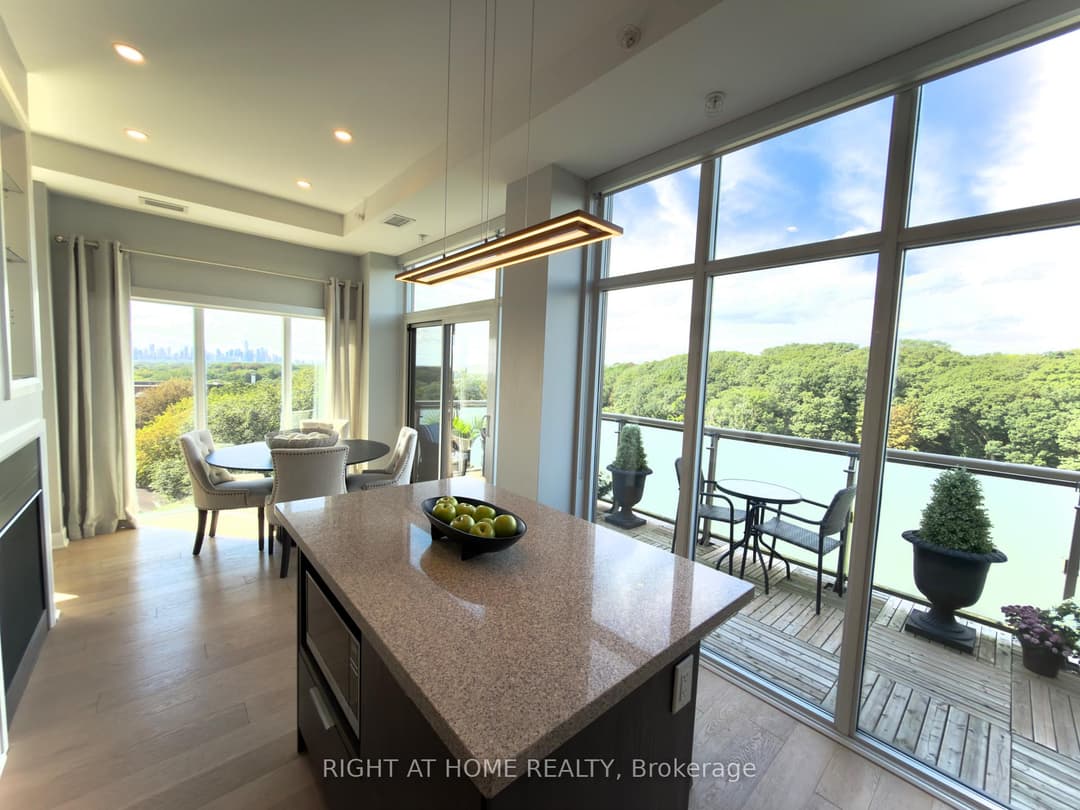 580 Kingston Road Unit PH1, The Beaches / Upper Beaches