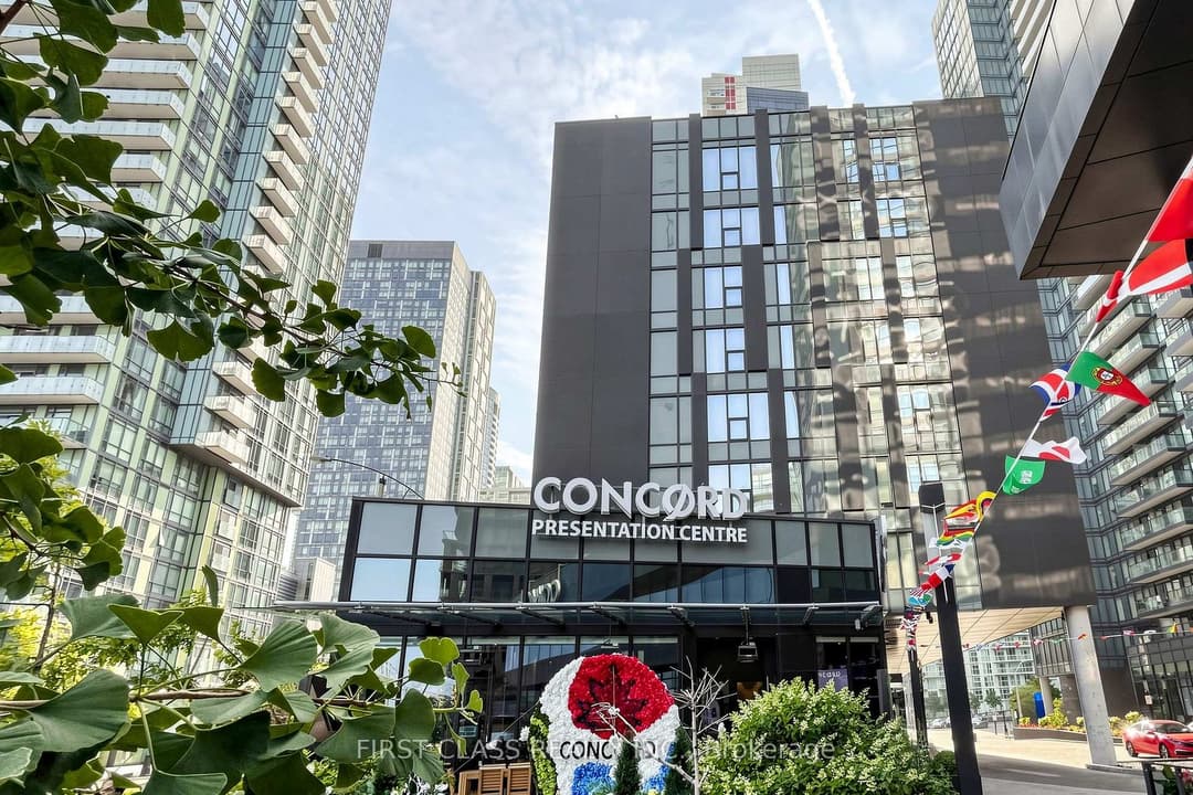 90 Queens Wharf Road Unit 503, Downtown Toronto / Waterfront