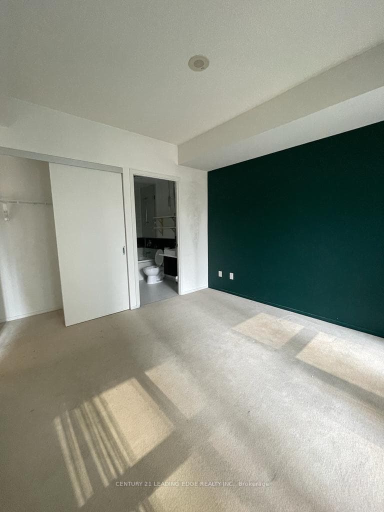 8 Charlotte Street Unit 302, Downtown Toronto / Waterfront