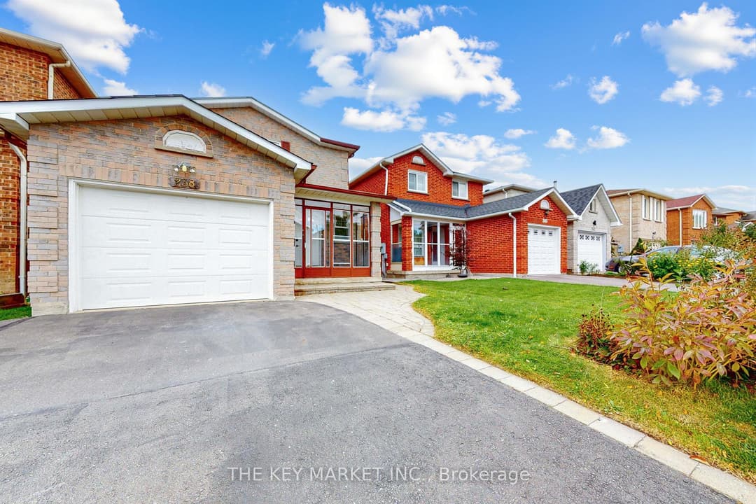 238 Lech Walesa Drive, Mississauga