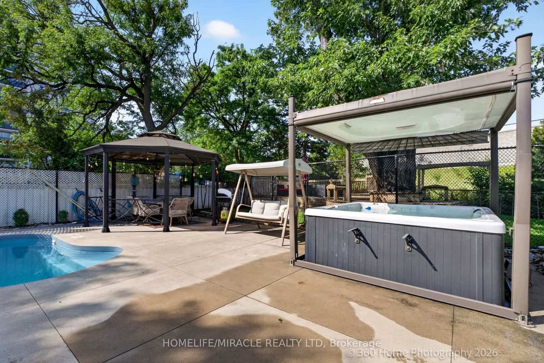 178 Kingsview Boulevard, Etobicoke (Kingsview Village / Humber Heights)