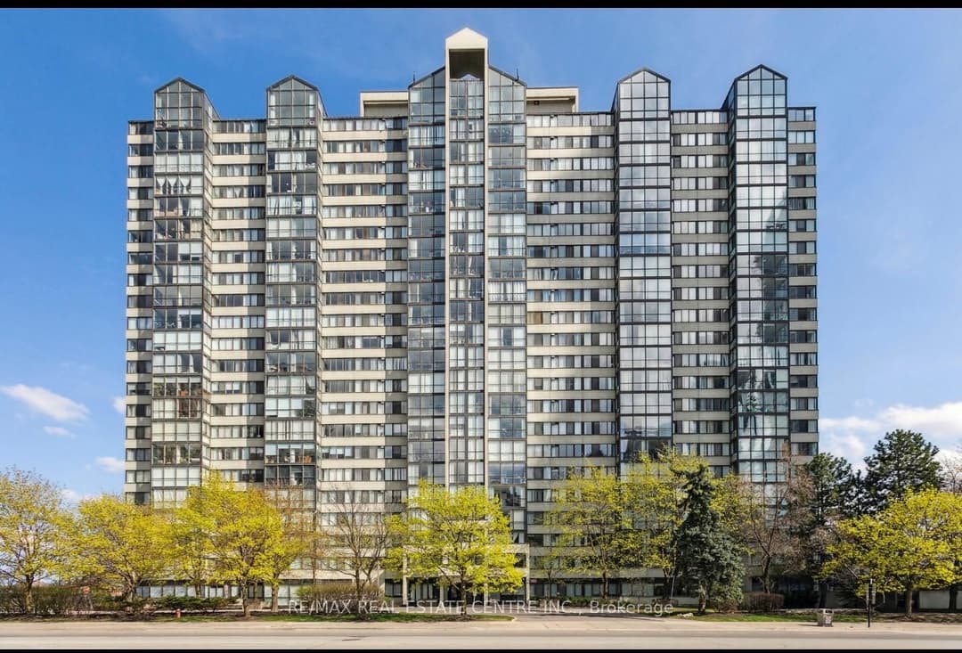 350 Webb Drive Unit 411, Mississauga