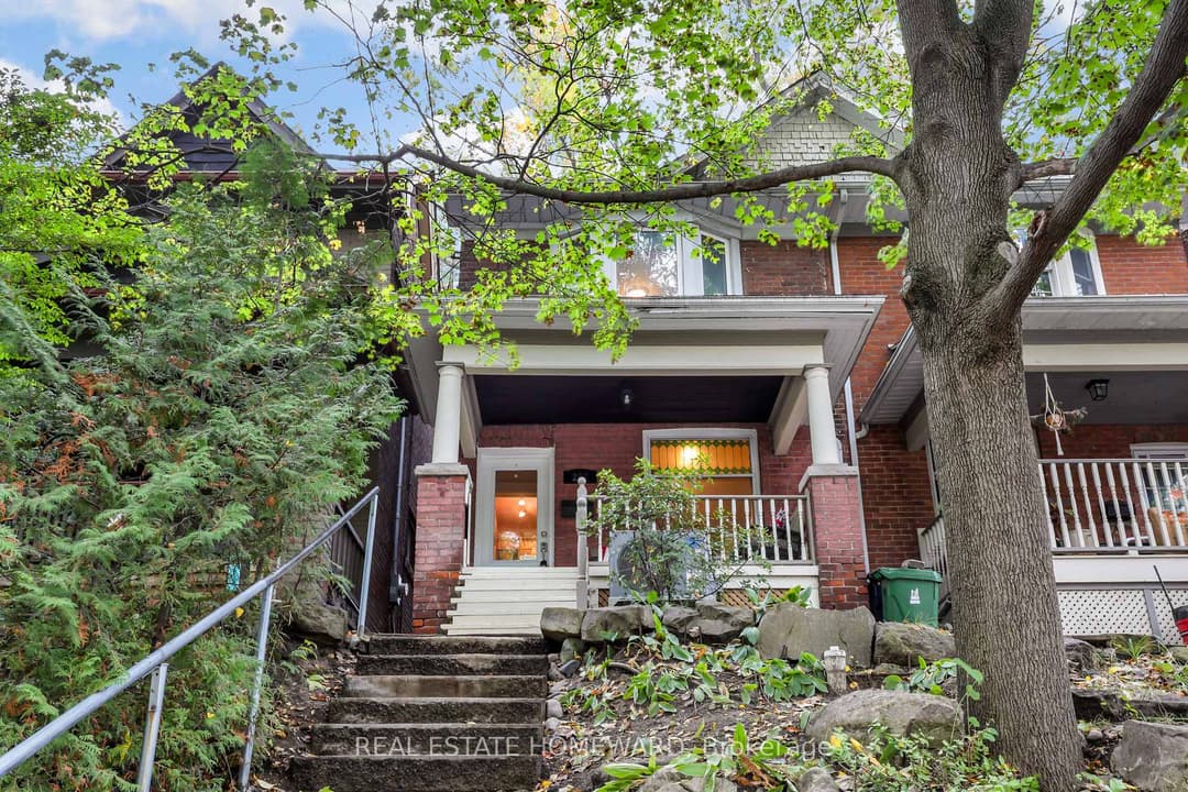 207 Waverley Road, The Beaches / Upper Beaches