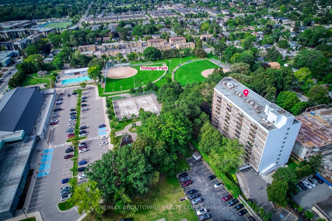 212 Kerr Street Unit 906, Oakville