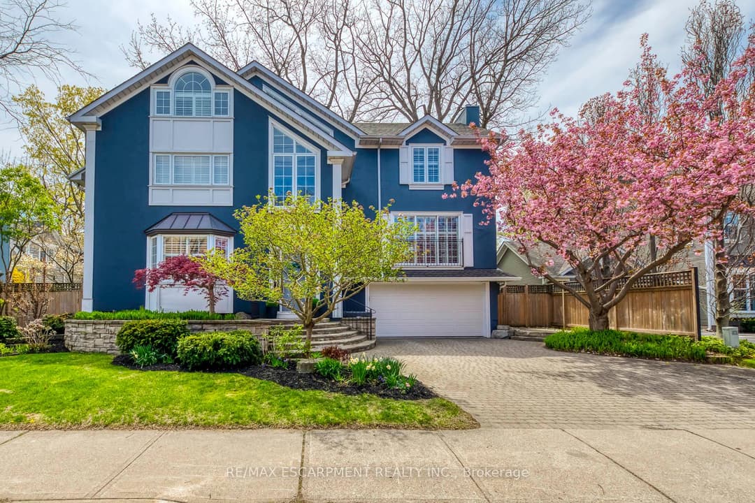 48 Forsythe Street, Oakville