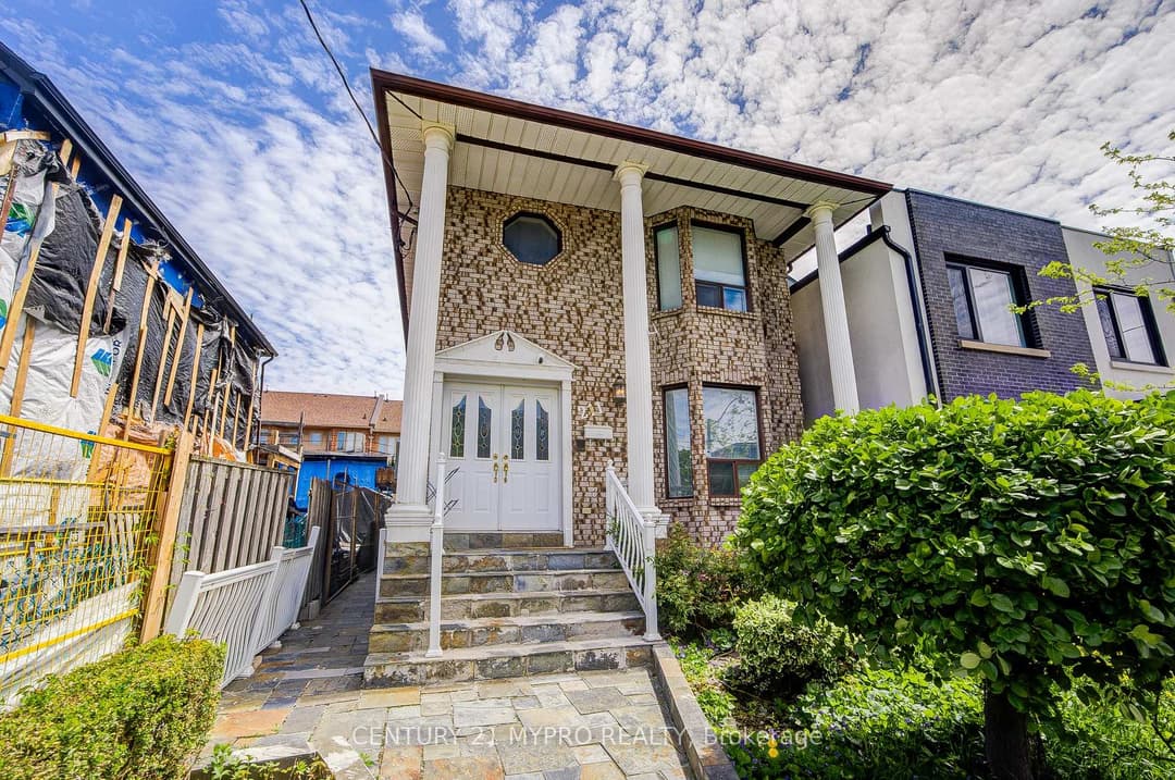 211 Bellwoods Avenue, Downtown Toronto / Waterfront