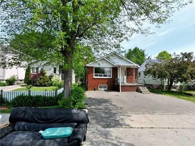 1041 Cawthra Road, Mississauga
