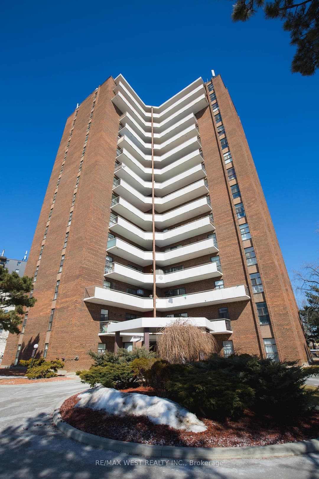 3025 Queen Frederica Drive Unit 1503, Mississauga