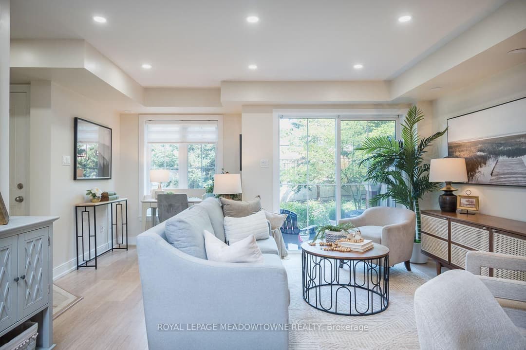 2563 Sixth Line Unit 15, Oakville
