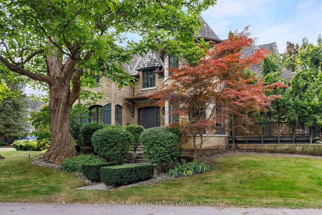 10 Blyth Dale Road, Bridle Path / York Mills / Hoggs Hollow