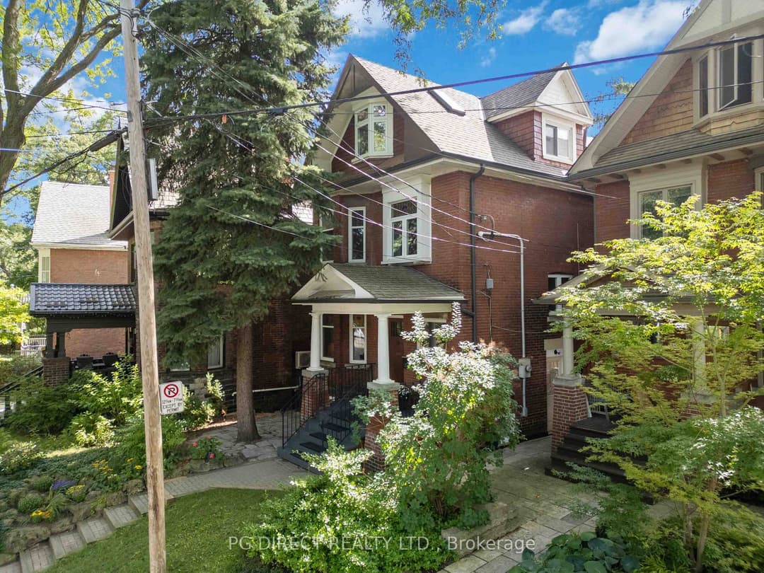13 Evelyn Crescent, Bloor West Village / Swansea