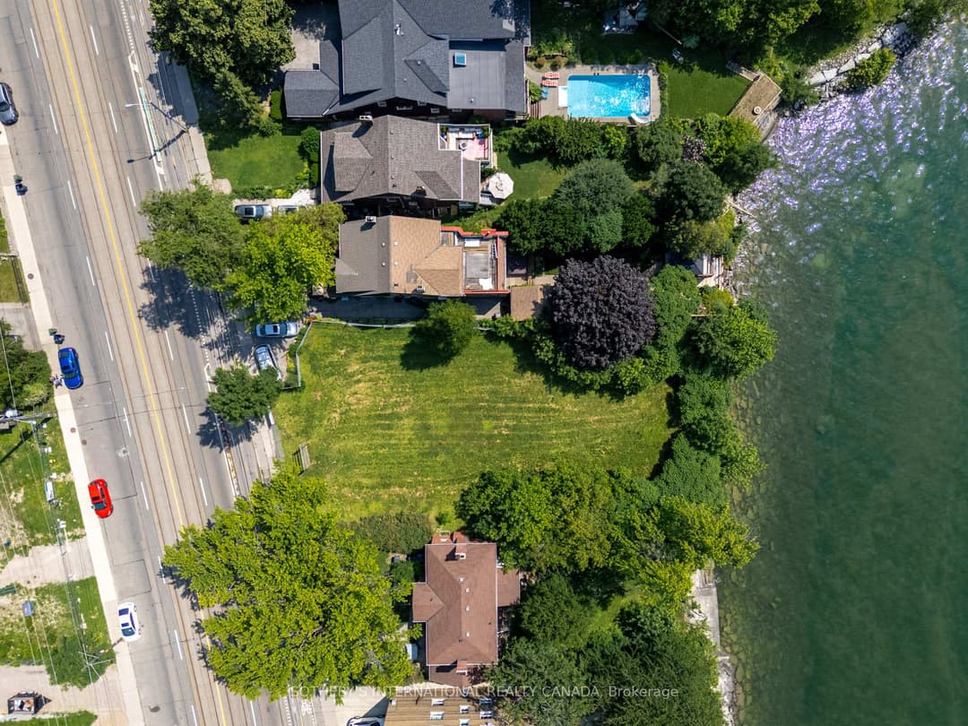 2685 Lake Shore Boulevard, Liberty Village / Parkdale / South Parkdale