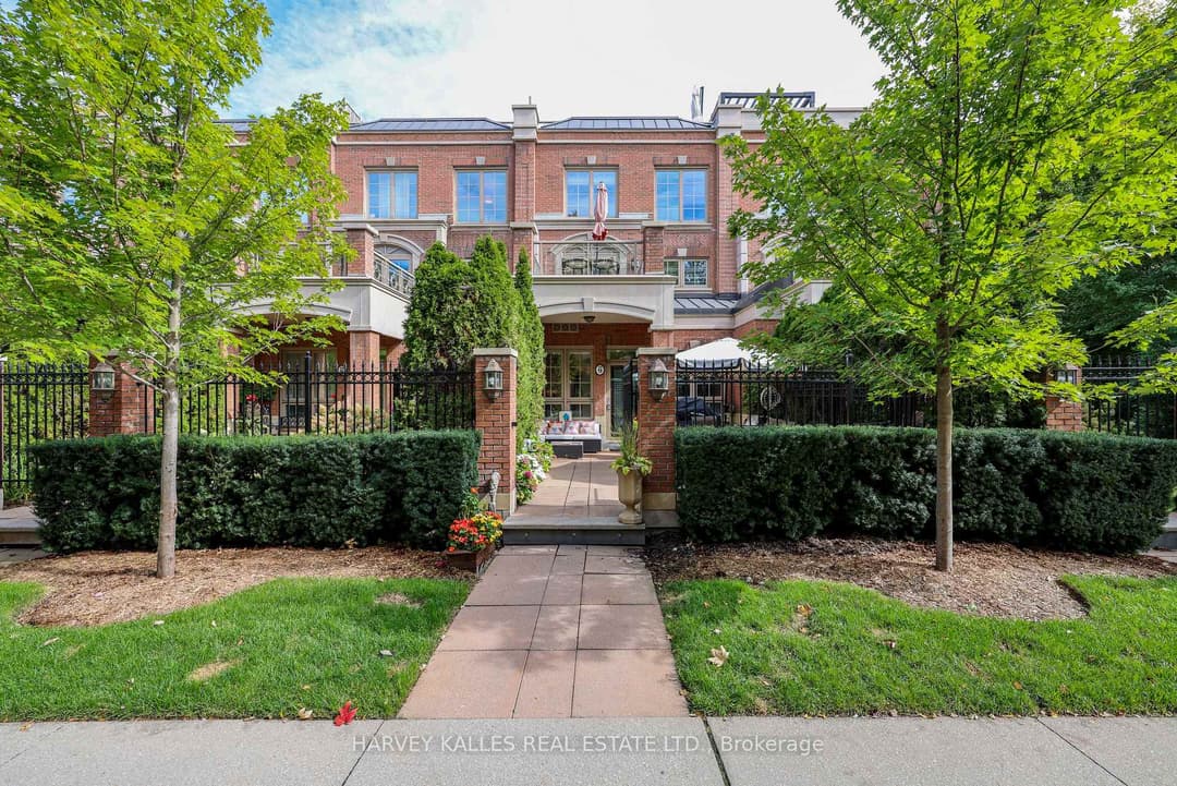 21 Burkebrook Place Unit TH9, Bridle Path / York Mills / Hoggs Hollow