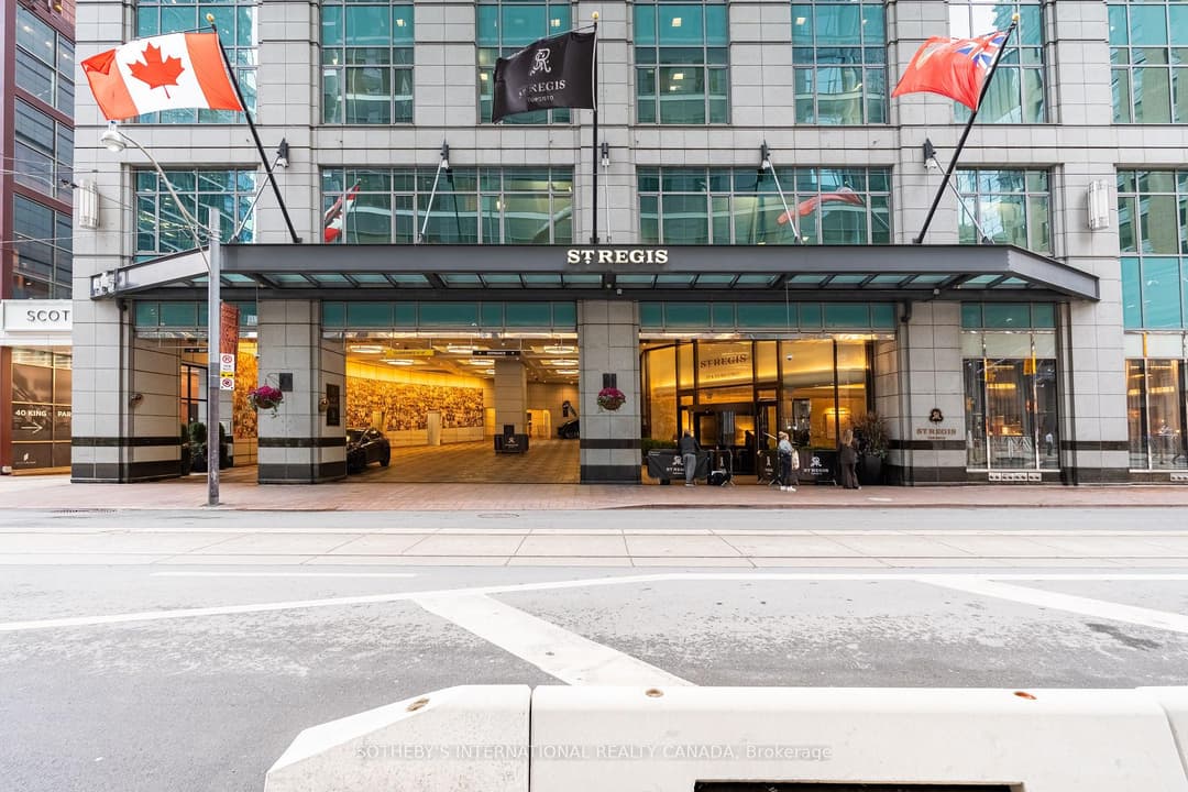 325 Bay Street Unit 1905, Downtown Toronto / Waterfront