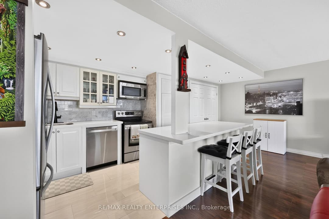 50 Elm Drive Unit 610, Mississauga
