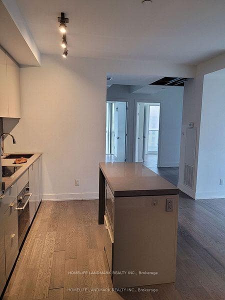 7 Greenville Street Unit 803, Downtown Toronto / Waterfront